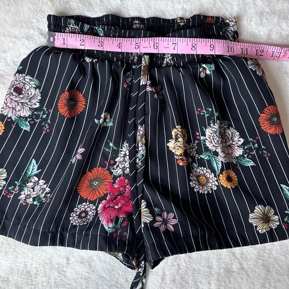 Joe B Short - Picture 6 of 7